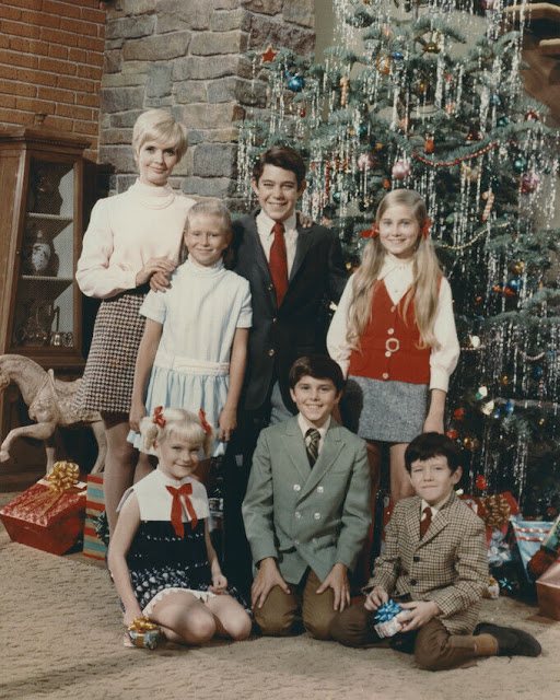 Pop Culture Safari! Pop Pics A Very Brady Christmas